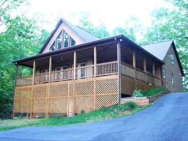 3 Bedroom with Hot Tub and Mountain View