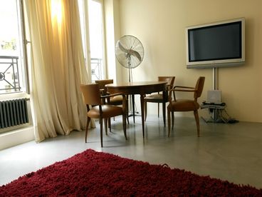 Dining Corner with Wall Mounted Plasma