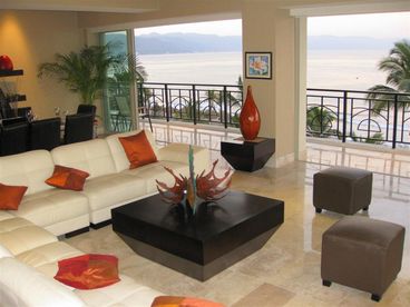 Sweeping Vews and Ocean Breezes in All Rooms