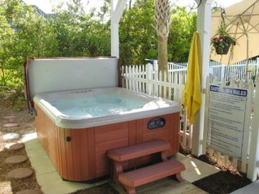 Hot Tub next to Pool