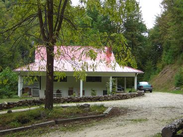 Chestnut Farm House sleeps 14+.