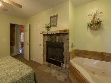 Master Bedroom 2 Amenities