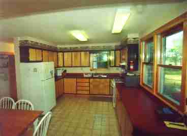 Spacious and Modern Kitchen