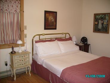 Master Bedroom Queen Bed