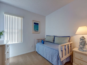 4th Bedroom - Day bed (2 singles)