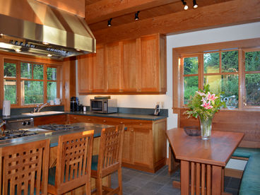 Point Williams Lodge - Luxury Oceanfront - Pool, Hot Tub