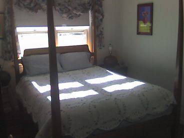 4 poster queen bed