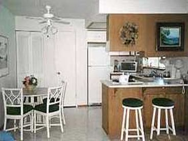 Kitchen/Dining area