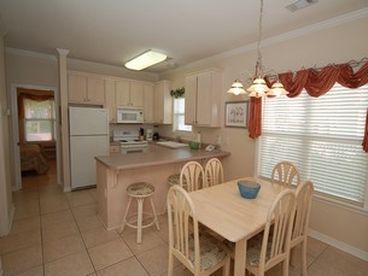 Kitchen & eating area