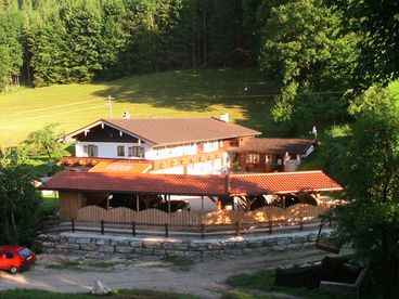 alpine house Berghof Punzenlehen with car ports