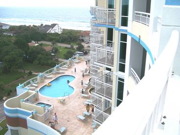 Outdoor pool & ocean viewed from 6th floor sundeck