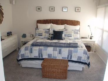 King Bed, more photos available at www.lajollashoresrentals.com