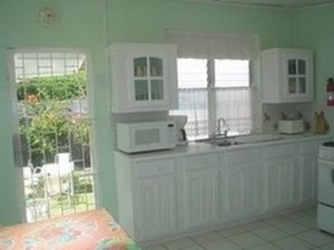 Barbados budget apartment, beach guest-house, Barbados apartments