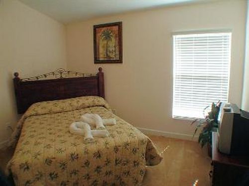 Queen Bedroom