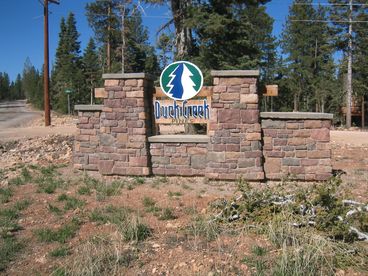 Beautiful New Cabin - Located Between Zion & Bryce Nat'l Park