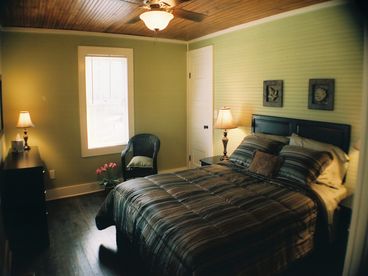Queen size bed in Master Bedroom
