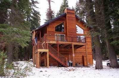 Home in a secluded area of North Lake Tahoe. 3br/3ba with 2600 sq ft of living area   