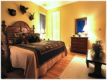 Mainfloor bedroom