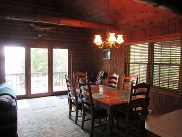 Huge table & view of Chain Lake.  Plus 4 stools at the Breakfast Counter