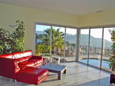 700 sq feet livingroom of Roof of Nice property