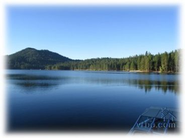 Bass Lake - located in the High Sierra\'s of California.  Bass Lake, California water view vacation home.  Enjoy fishing and hiking.