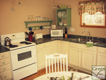 Lory Cottage - Fully Equipped, Eat In Kitchen