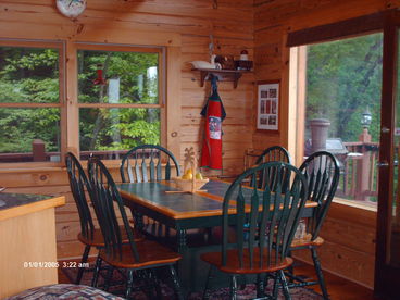  Dining area, adjasent to the kitchen