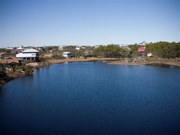 Lilly Pad - Gorgeous 3BR Lake Front House with Gulf Views