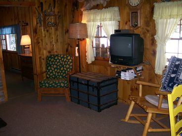 Lakefront 2 BR Log Cabin