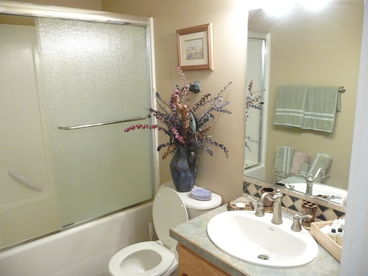 Main Fl. Bath