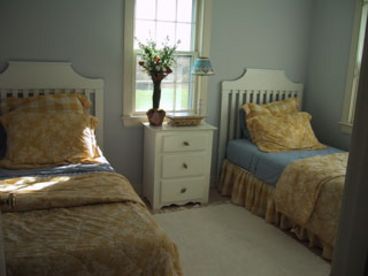 2 Twins Bedroom