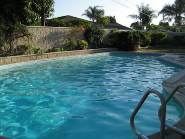 Island Oasis Pool Home Near Disneyland