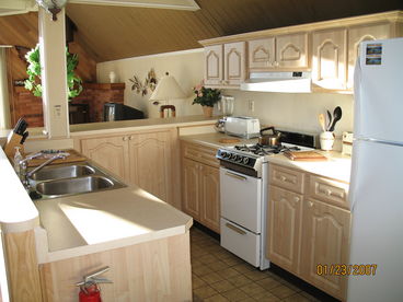 Sunset Chalet- Perfect for Honeymooners- VIEWS - 800 824-6322  