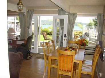 Cabana Living room and dining area