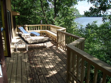 Idyllic Cabin in the Tree Tops - Spring  Summer