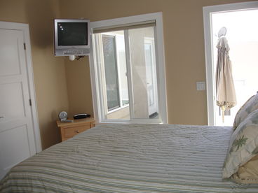 Guest bedroom has its own TV/DVD player and access to the hall bath