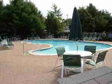 Pool & Clubhouse