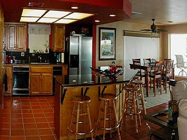 kitchen & breakfast bar