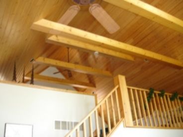 22\' Vaulted Ceilings