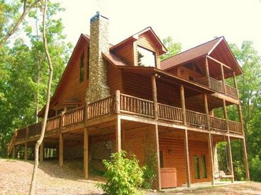 Luxurious North Georgia cabin.