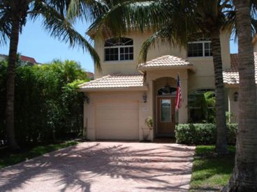 Front of beach house very private 