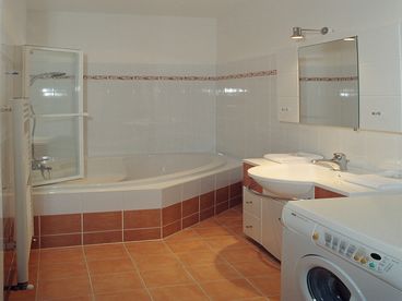 Bathroom apt no. 18