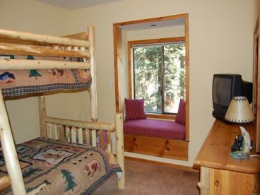 Woodsy Bed 3