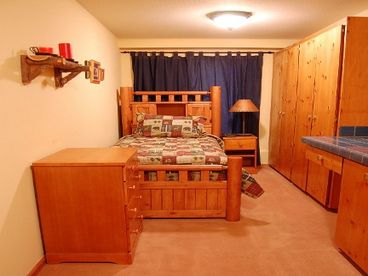 Woodsy Bed 4
