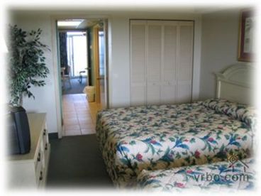 Bedroom with 2 queen sized beds.