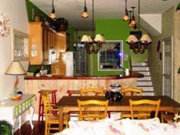 Kitchen/Dining Area
