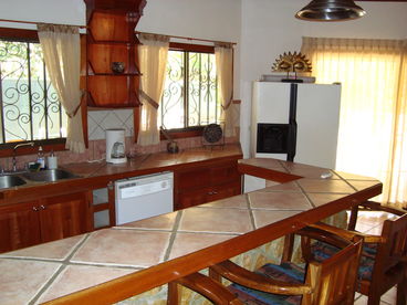 Alma Pacifica kitchen