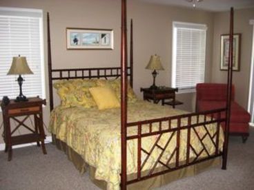 Queen Master Bedroom
