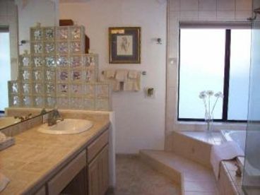 8 Bedroom next to Slopes on 3 Acres with Indoor Pool