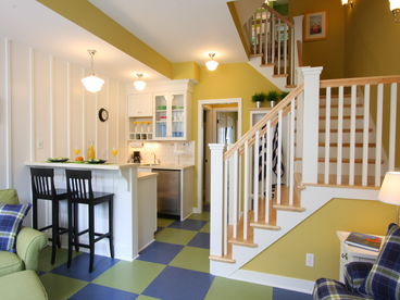 Mini kitchen on first floor , washer and dryer , 